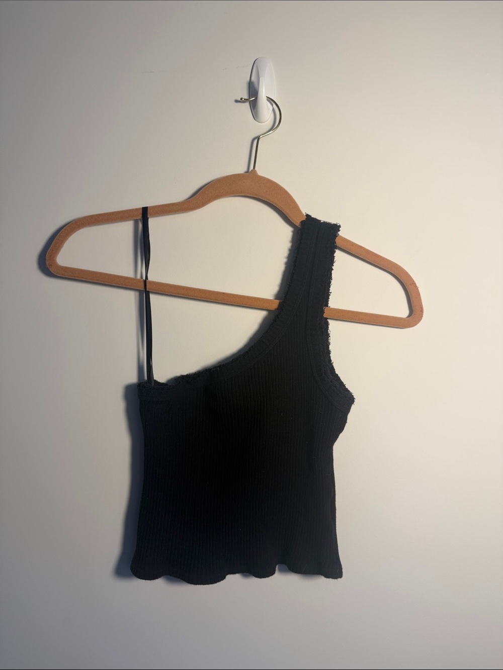 Urban Outfitters Black One-Shoulder Ribbed Tank size small - Picture 3 of 7